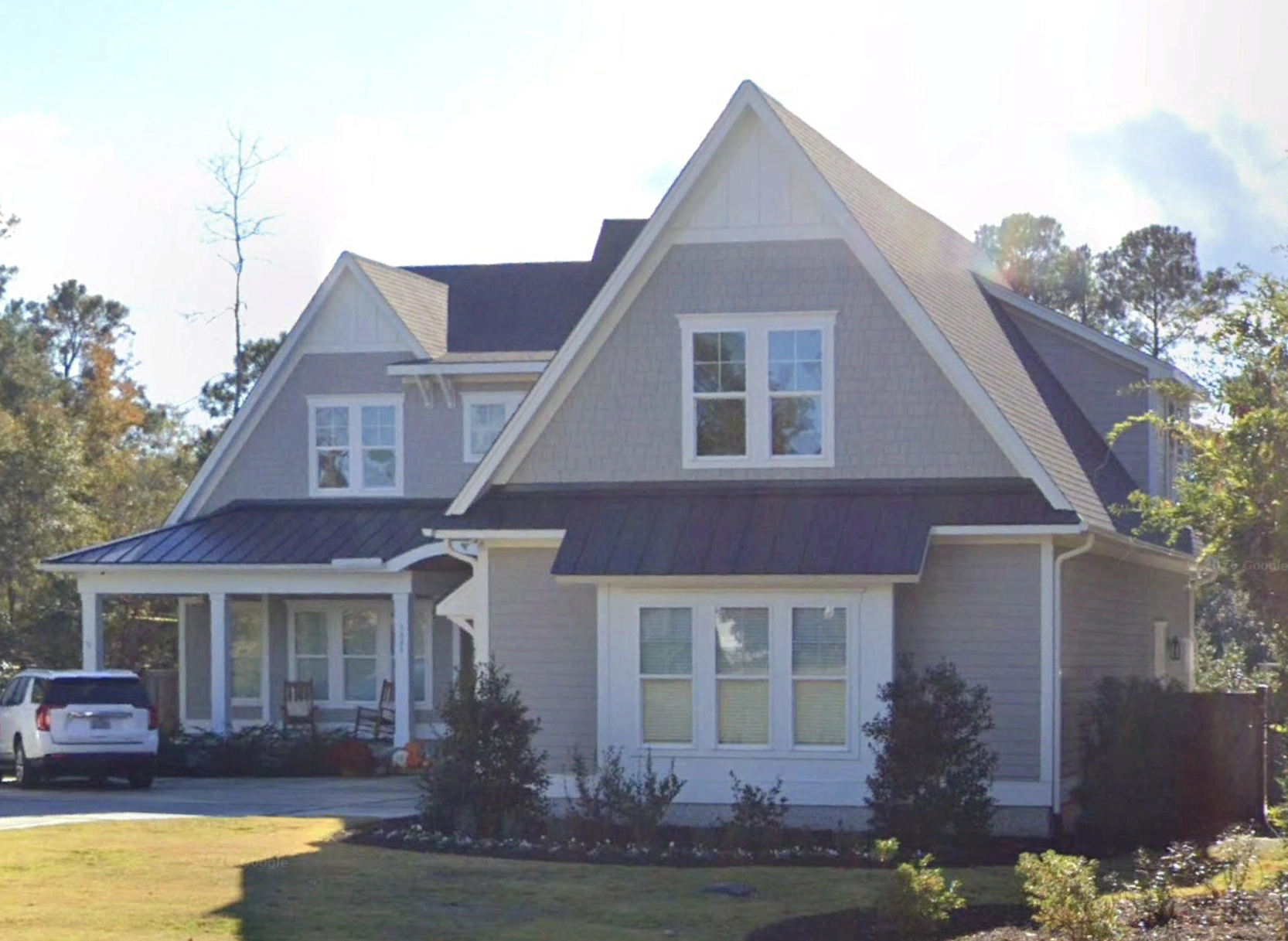 Main Images 7 – 1.5-Story House Plan 4176 ft²: 4 Beds, Home Office, 4.5 Baths, Open Floor Plan, 3-Car Garage — 64726R