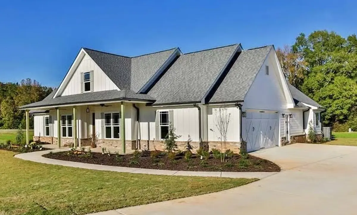 Actual Photos of House 8 – 1-Story House Plan 1993 ft²: 3 Beds, 2.5 Baths, Open Floor Plan, 2-Car Garage — 49216R
