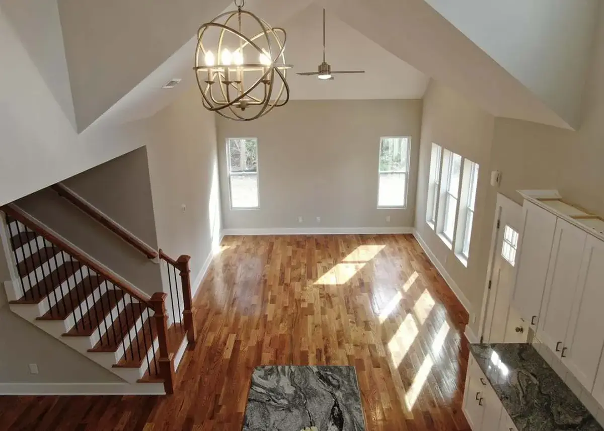 Interior 5 – 1.5-Story House Plan 1945 ft²: 4 Beds, 3.5 Baths, Open Floor Plan, without Garage — 89622R