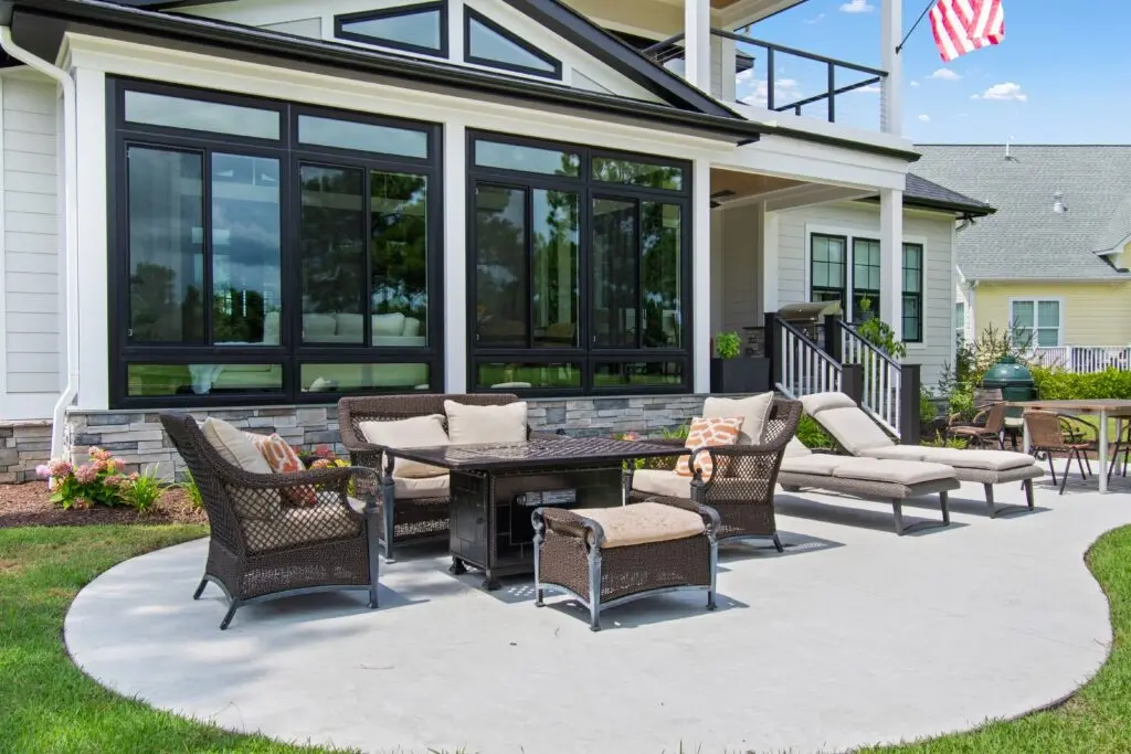 2-Story House Plan 3558 ft²: 4 Beds, Home Office, 6 Baths, Open Floor Plan, 2-Car Garage