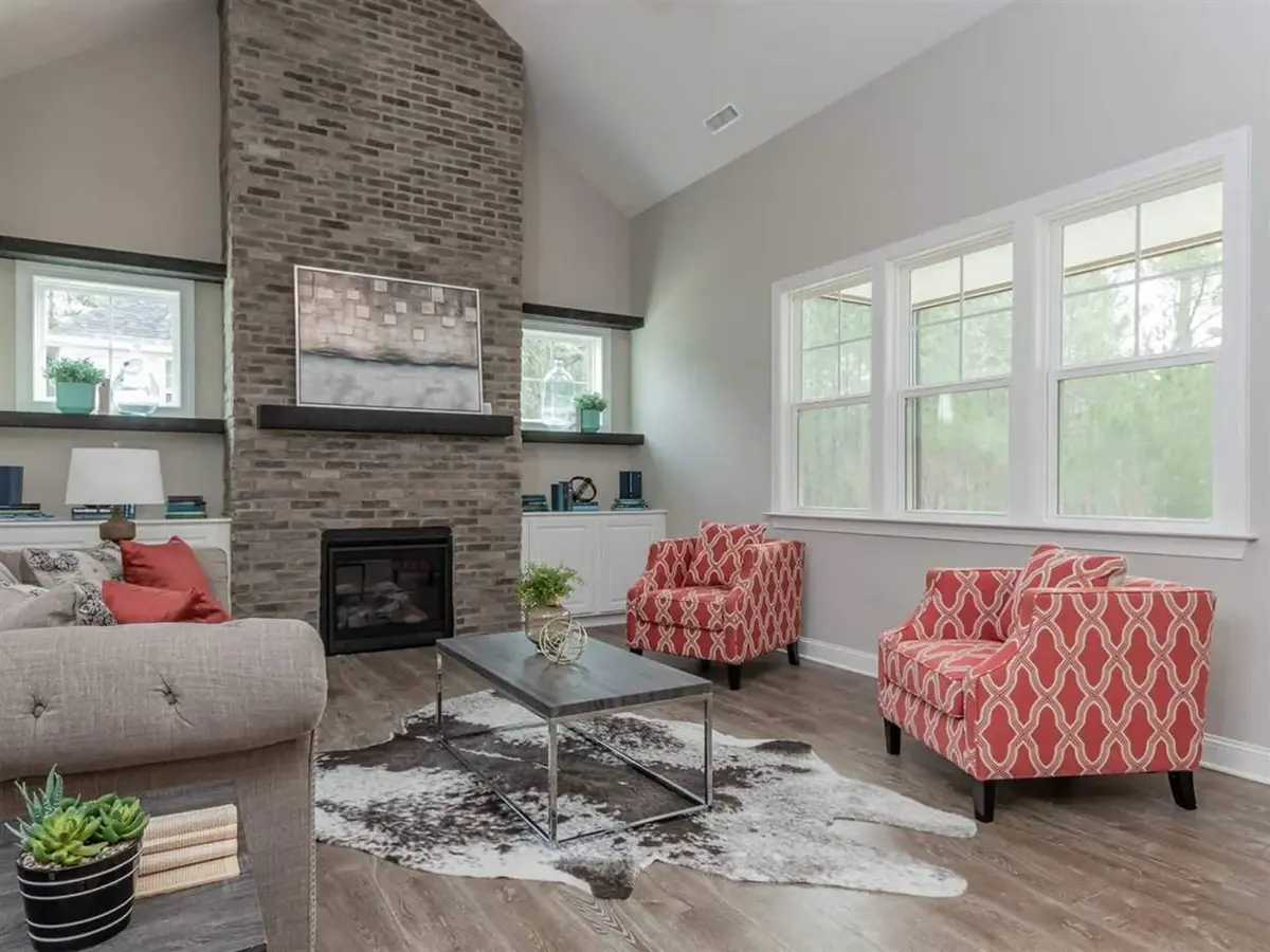 Interior 7 – 1.5-Story House Plan 3062 ft²: 4 Beds, 3.5 Baths, Open Floor Plan, 2-Car Garage — 97890R