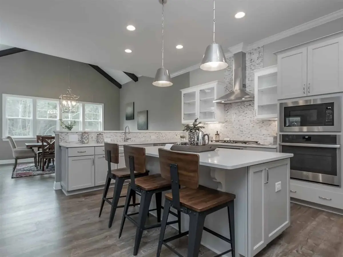 Interior 10 – 1.5-Story House Plan 3062 ft²: 4 Beds, 3.5 Baths, Open Floor Plan, 2-Car Garage — 97890R
