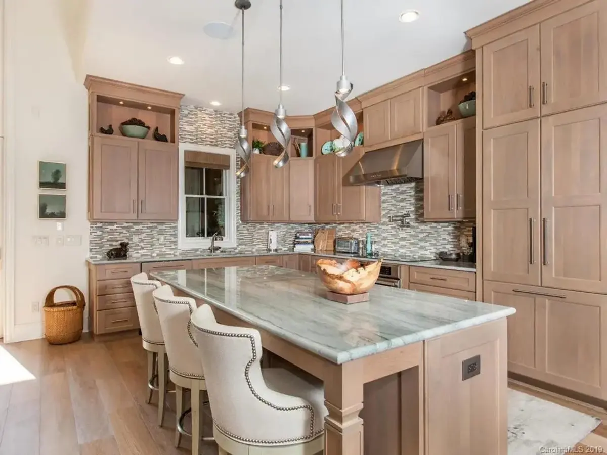 1-Story House Plan 2764 ft²: 2 Beds, Home Office, 3.5 Baths, Open Floor Plan, 2-Car Garage