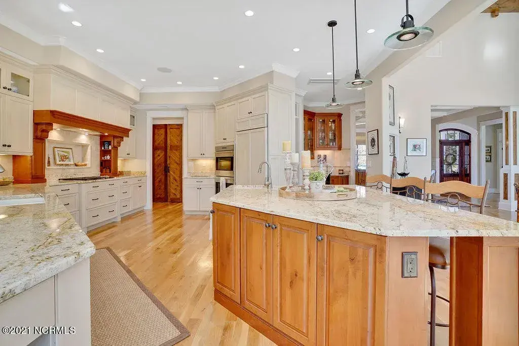 1.5-Story House Plan 3657 ft²: 3 Beds, Home Office, 3.5 Baths, Open Floor Plan, 2-Car Garage