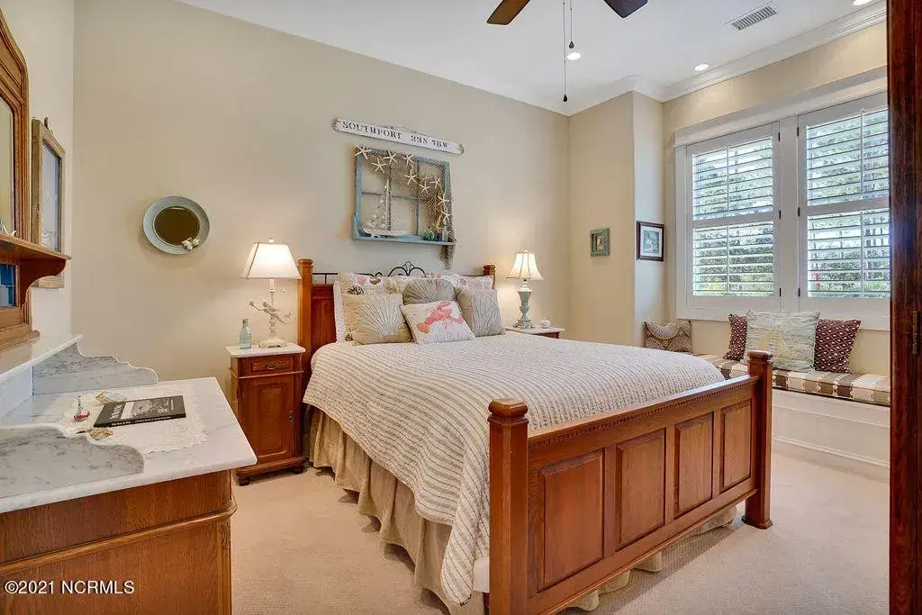 1.5-Story House Plan 3657 ft²: 3 Beds, Home Office, 3.5 Baths, Open Floor Plan, 2-Car Garage