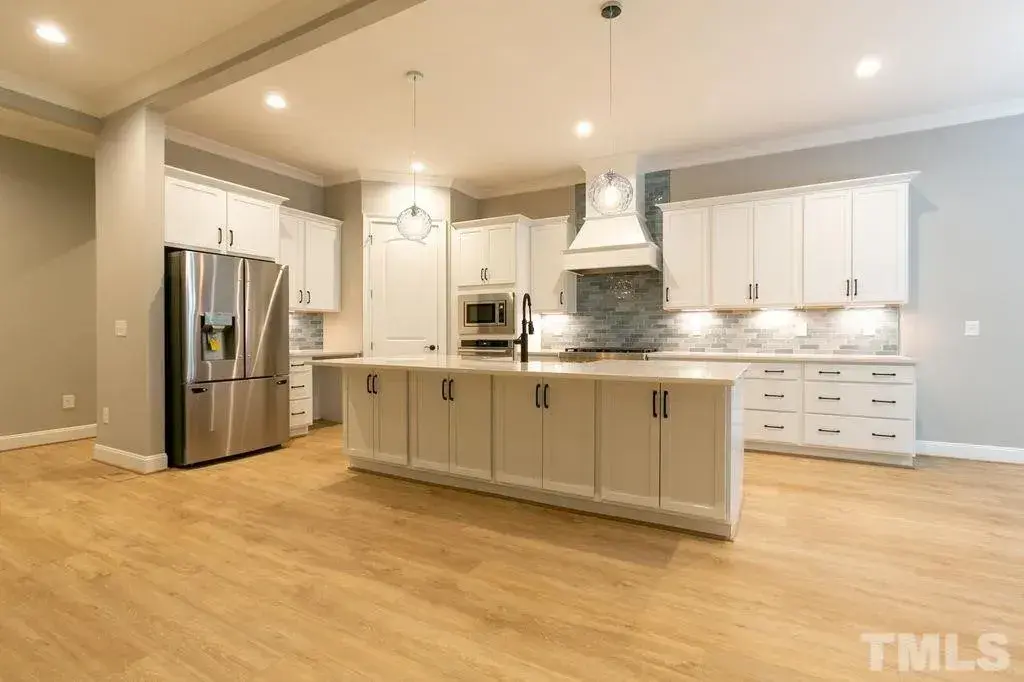 1.5-Story House Plan 4343 ft²: 3 Beds, Home Office, 4.5 Baths, Open Floor Plan, 3-Car Garage