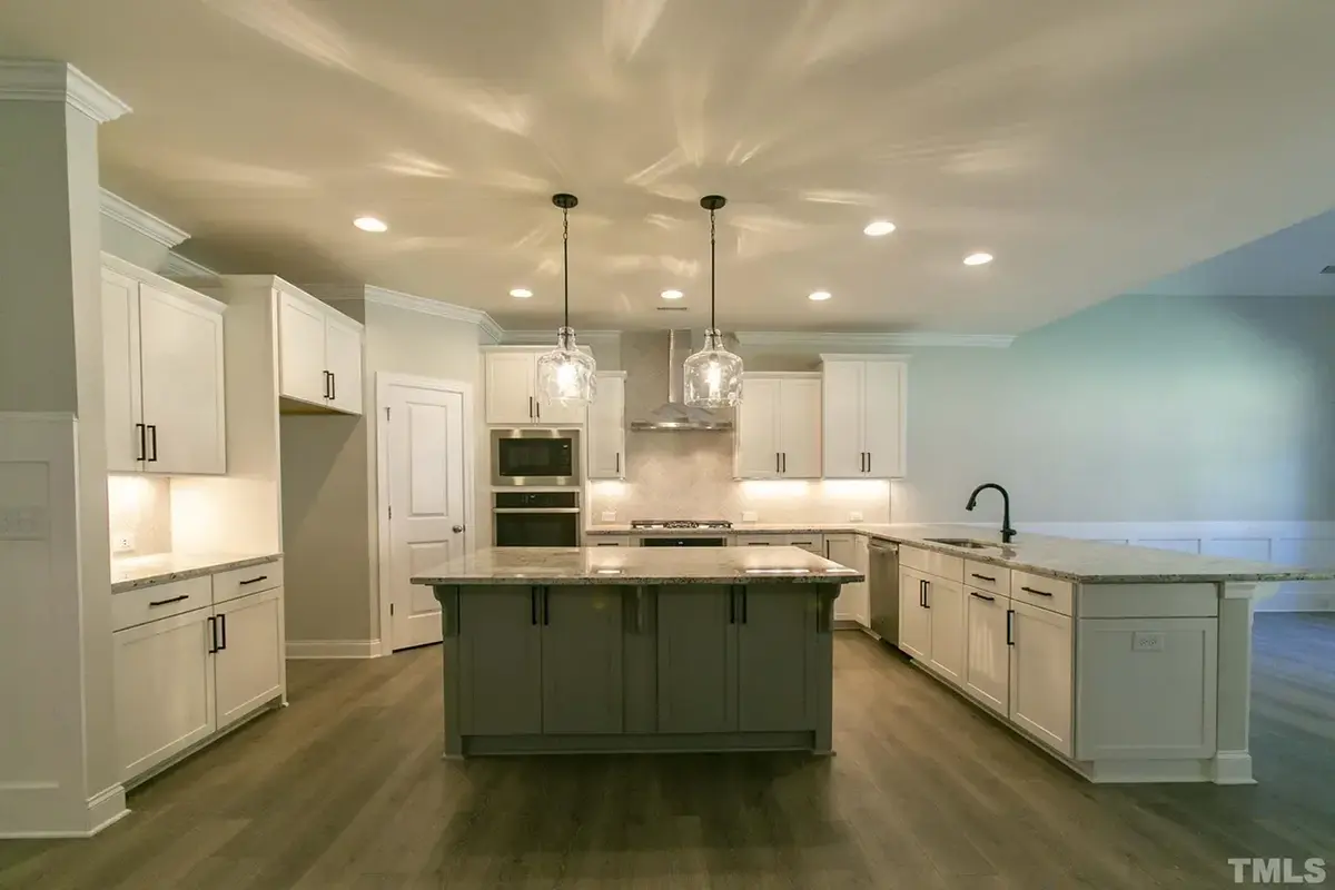 1.5-Story House Plan 2983 ft²: 3 Beds, Home Office, 3.5 Baths, Open Floor Plan, 3-Car Garage
