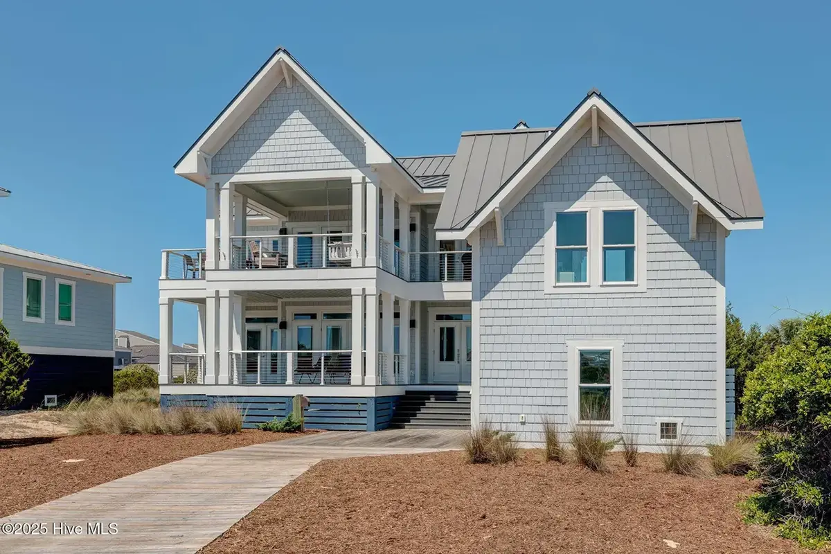 2-Story House Plan 2854 ft²: 5 Beds, 5.5 Baths, Open Floor Plan, 1-Car Garage