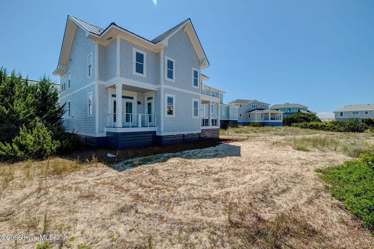 2-Story House Plan 2854 ft²: 5 Beds, 5.5 Baths, Open Floor Plan, 1-Car Garage