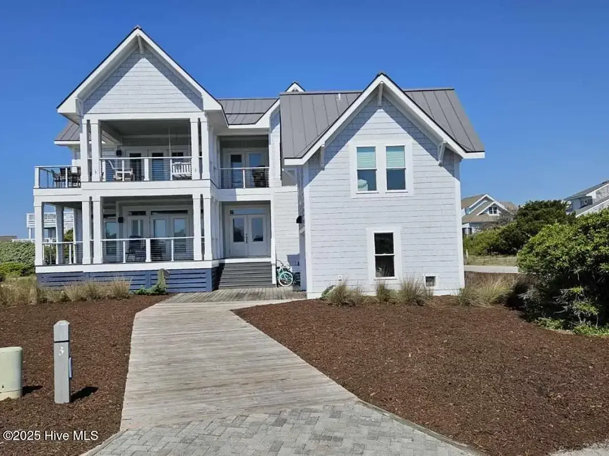 2-Story House Plan 2854 ft²: 5 Beds, 5.5 Baths, Open Floor Plan, 1-Car Garage