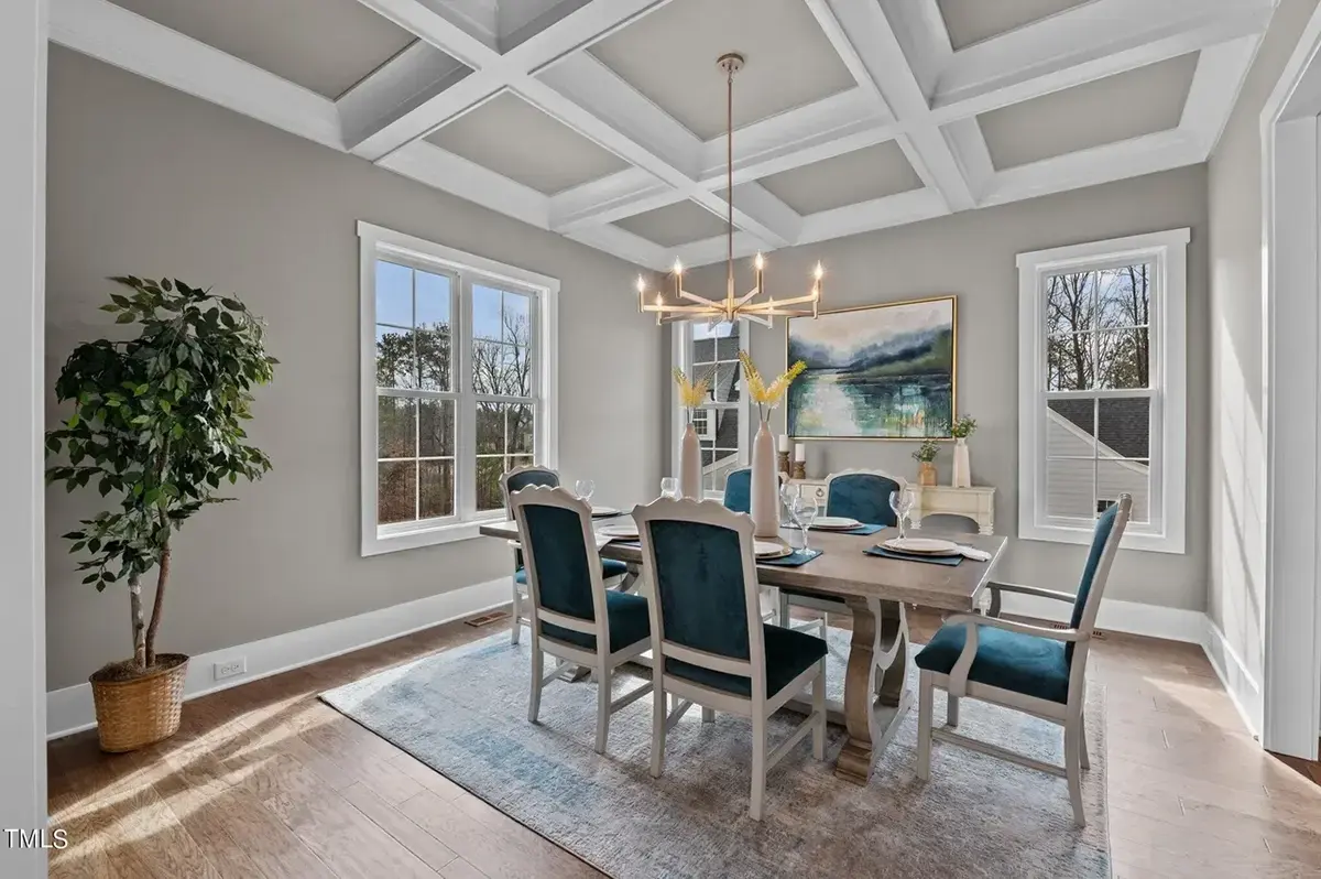 1.5-Story House Plan 4579 ft²: 4 Beds, 3.5 Baths, Open Floor Plan, 3-Car Garage
