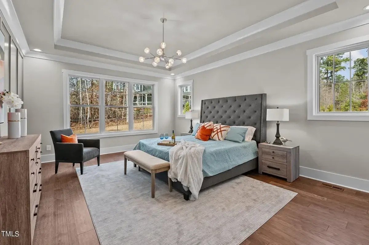 1.5-Story House Plan 4579 ft²: 4 Beds, 3.5 Baths, Open Floor Plan, 3-Car Garage