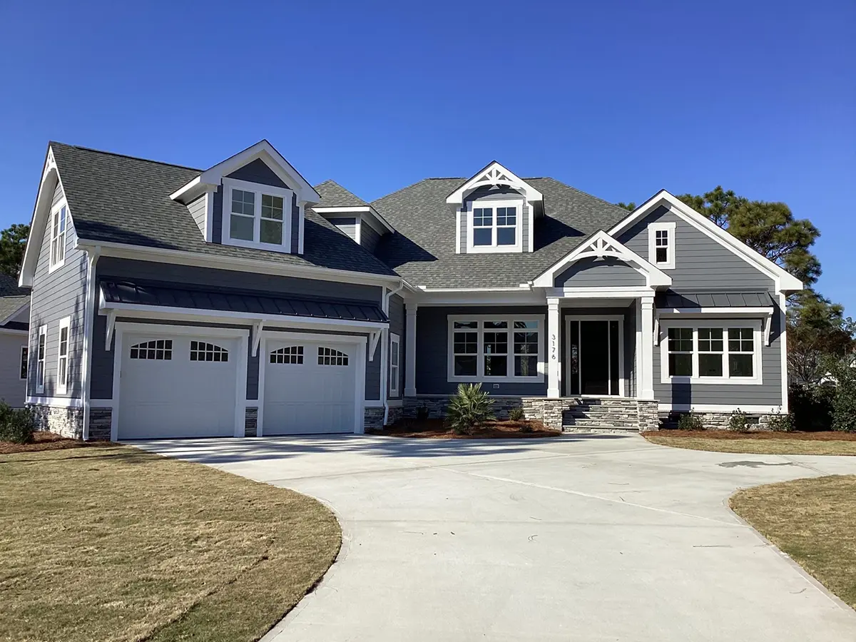 1.5-Story House Plan 3251 ft²: 4 Beds, 3 Baths, Open Floor Plan, 2-Car Garage