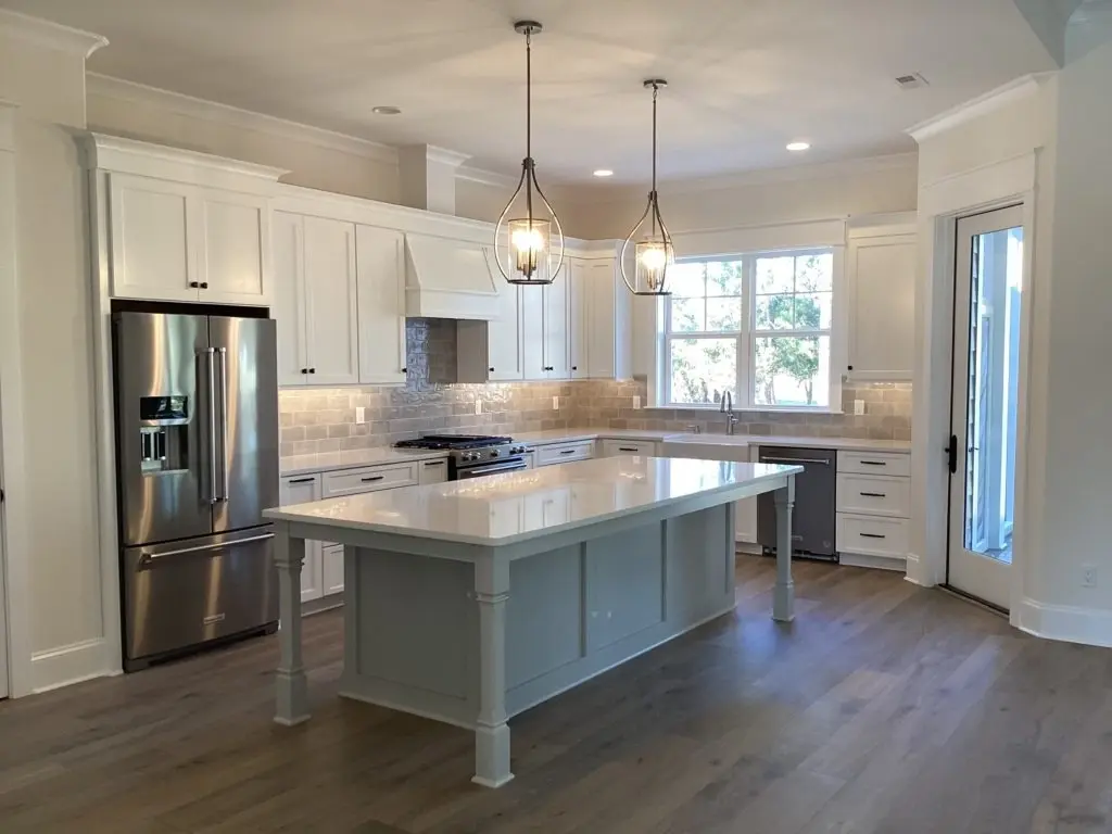 1.5-Story House Plan 3251 ft²: 4 Beds, 3 Baths, Open Floor Plan, 2-Car Garage