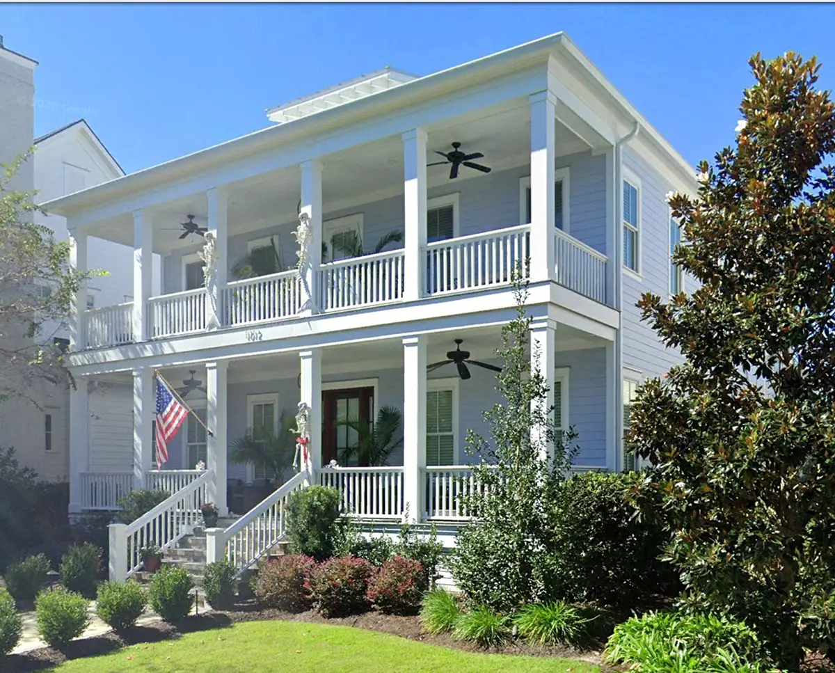 2-Story House Plan 3559 ft²: 3 Beds, 3.5 Baths, 2-Car Garage