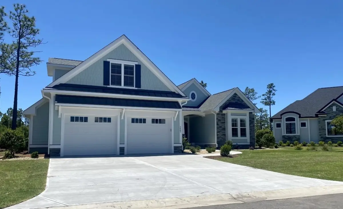 1.5-Story House Plan 2709 ft²: 2 Beds, Home Office, 4 Baths, Open Floor Plan, 2-Car Garage