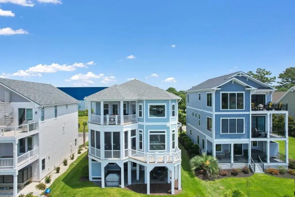 3-Story House Plan 3821 ft²: 4 Beds, Home Office, 4 Baths, Open Floor Plan, 2-Car Garage
