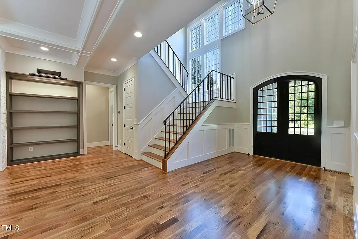 1.5-Story House Plan 4297 ft²: 5 Beds, 6 Baths, Open Floor Plan, 3-Car Garage