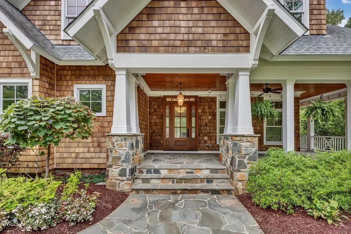 Main Images 7 – 2-Story House Plan with Basement 6776 ft²: 6 Beds, 5.5 Baths, Open Floor Plan, 2-Car Garage — 59624R