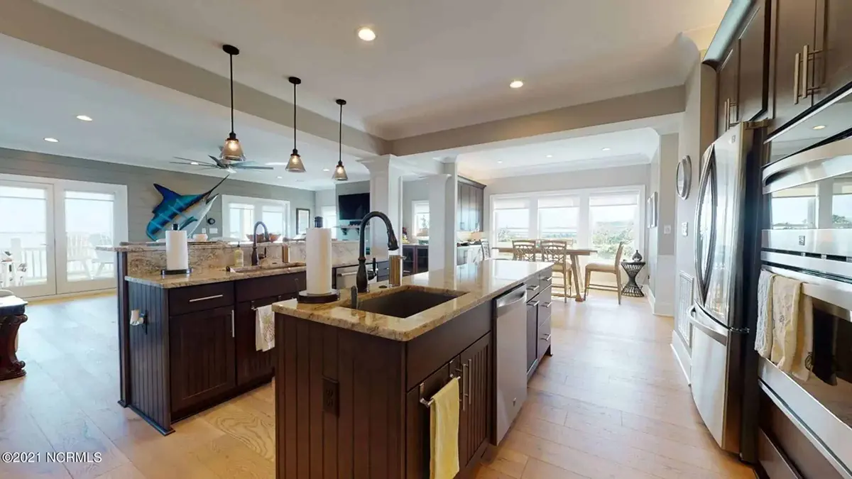 Interior 11 – 3-Story House Plan 4005 ft²: 3 Beds, 4 Baths, Open Floor Plan, 2-Car Garage — 58990R