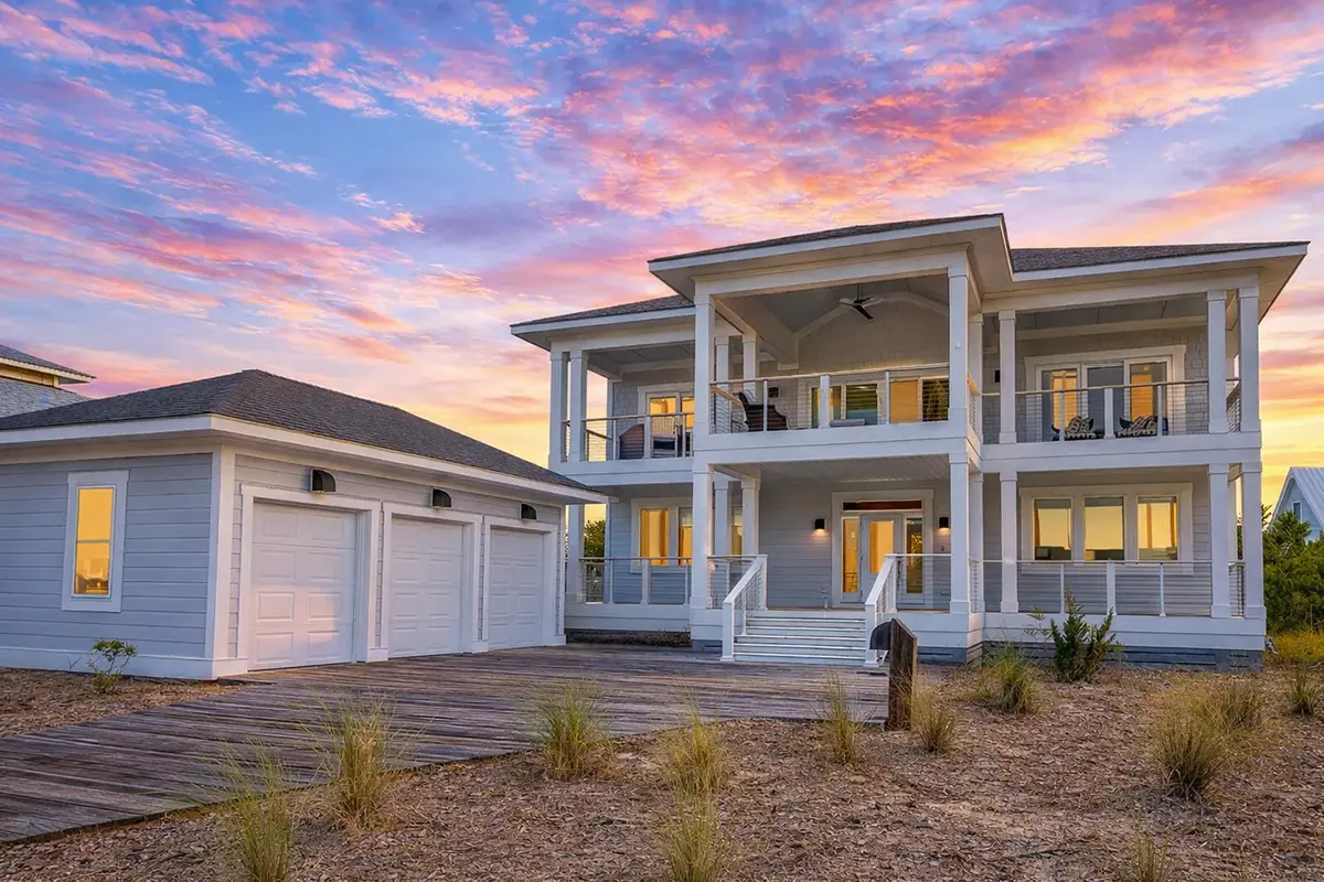 Main Images 2 – 2-Story House Plan 2966 ft²: 4 Beds, 4.5 Baths, 3-Car Garage — 10386R