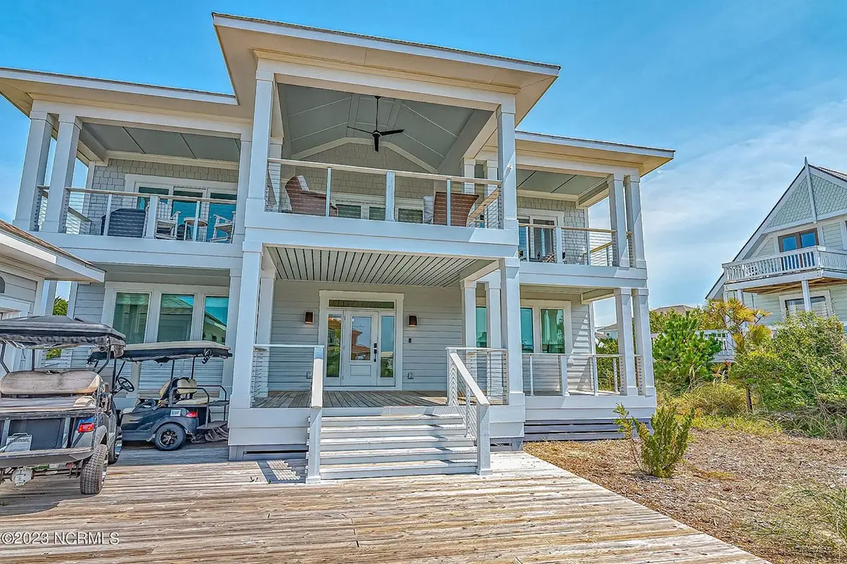 Actual Photos of House 4 – 2-Story House Plan 2966 ft²: 4 Beds, 4.5 Baths, 3-Car Garage — 10386R