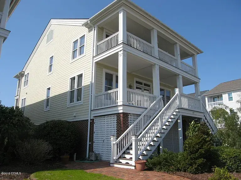 Main Images 4 – 3-Story House Plan 3877 ft²: 6 Beds, 5 Baths, Open Floor Plan, 2-Car Garage — 57962R