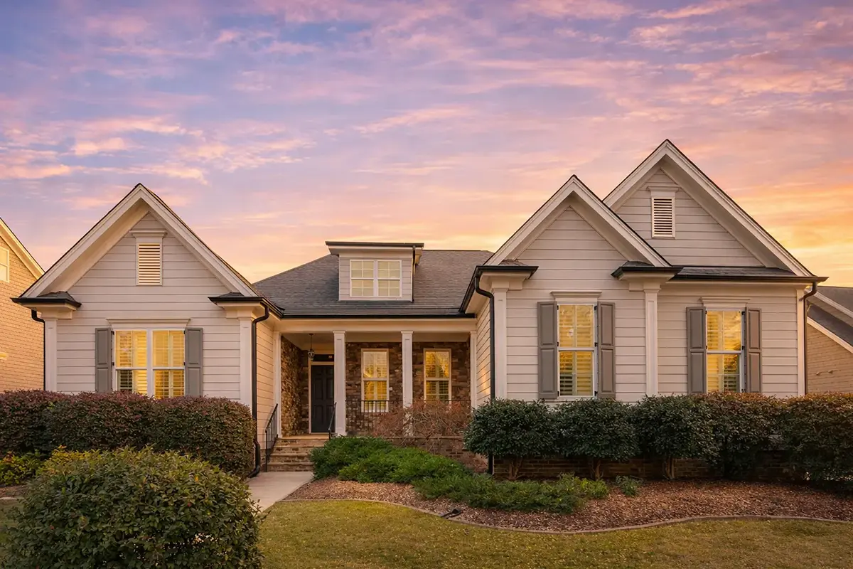 Main Images 2 – 1.5-Story House Plan 2836 ft²: 3 Beds, 3 Baths, Open Floor Plan, 2-Car Garage — 85125R