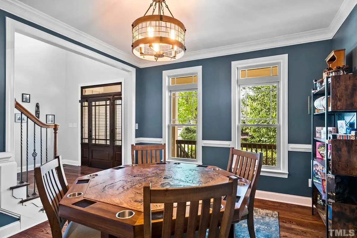 Interior 5 – 2-Story House Plan 2655 ft²: 3 Beds, 2.5 Baths, Open Floor Plan, 2-Car Garage — 83552R