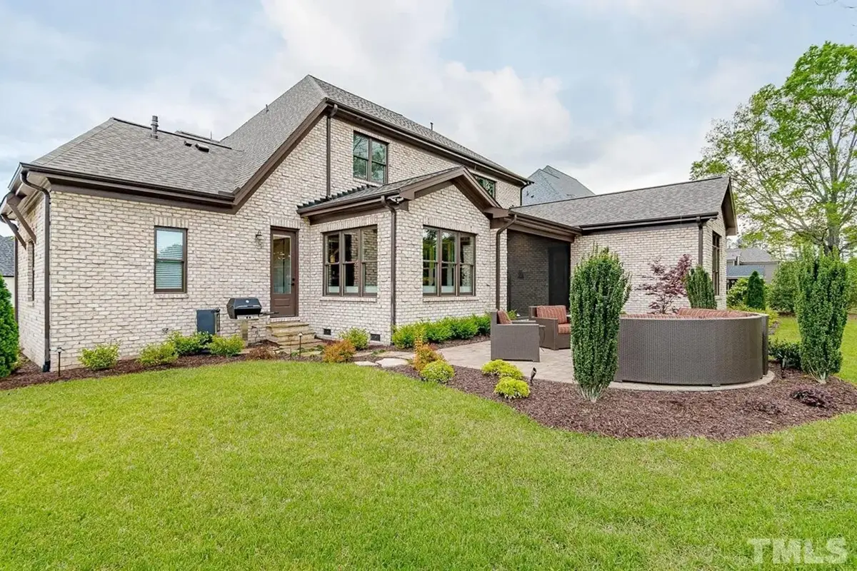 Main Images 5 – 2-Story House Plan 4209 ft²: 5 Beds, 5.5 Baths, Open Floor Plan, 3-Car Garage — 11740R