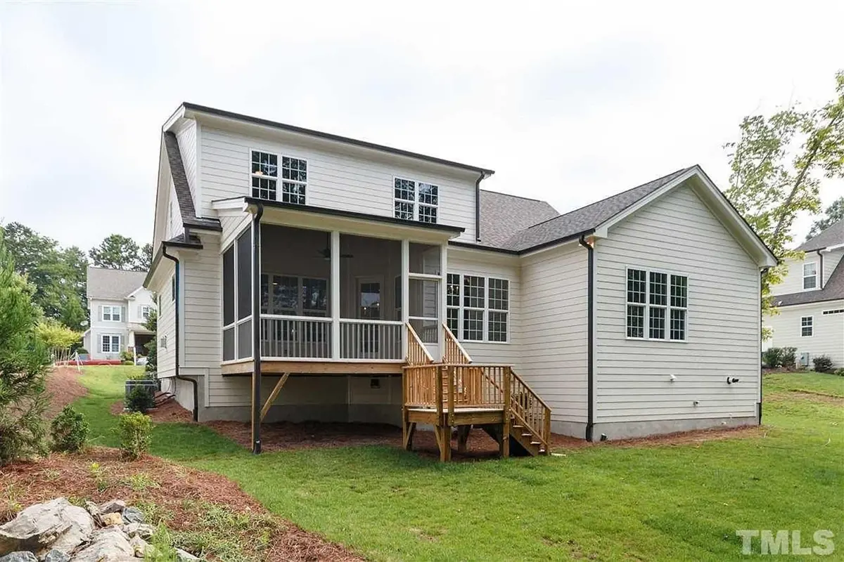 Main Images 4 – 1.5-Story House Plan 2879 ft²: 4 Beds, 3.5 Baths, Open Floor Plan, 3-Car Garage — 27410R