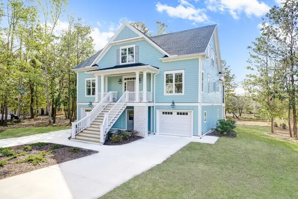 Main Images 2 – 3-Story House Plan 3291 ft²: 4 Beds, Home Office, 4.5 Baths, Open Floor Plan, 4-Car Garage — 47749R