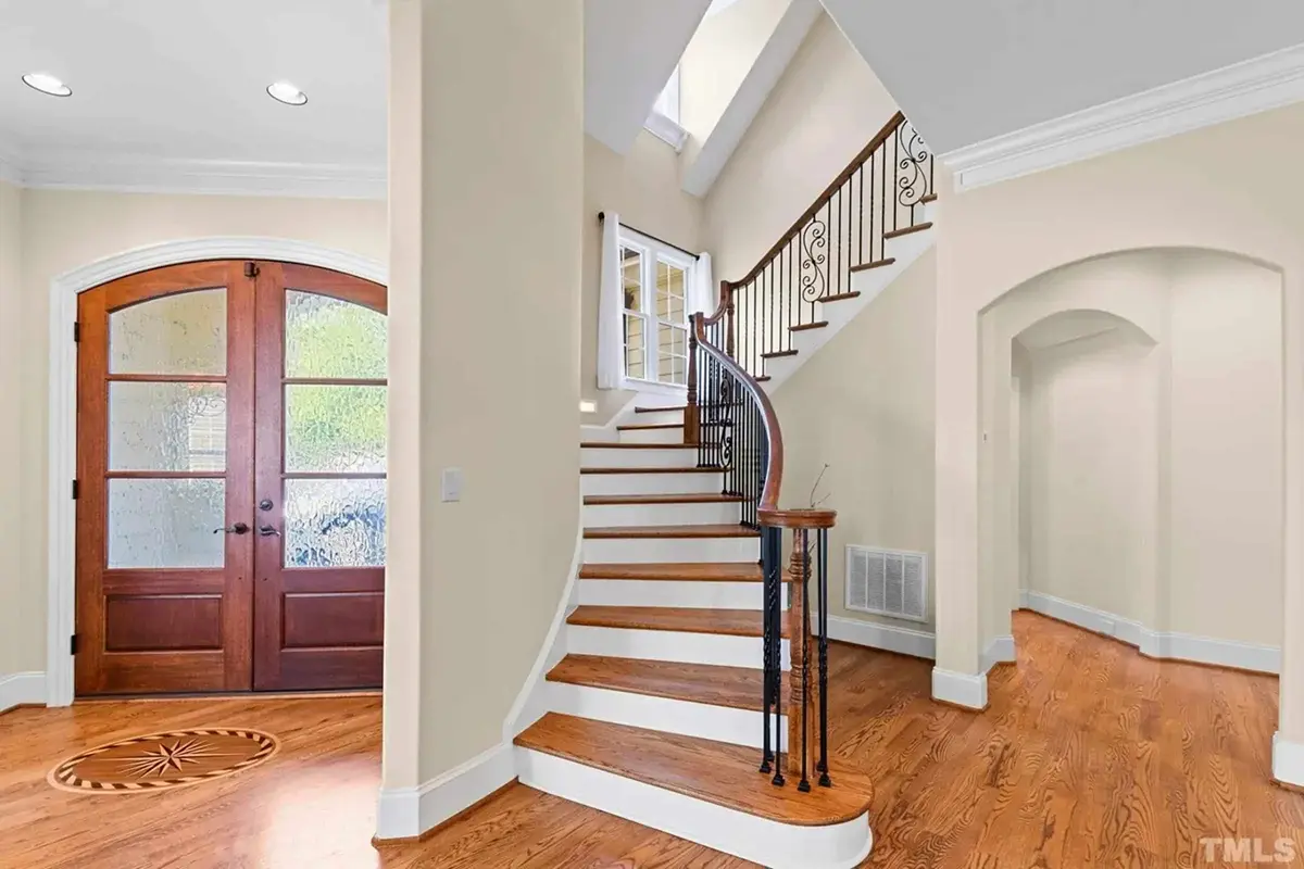 Interior 10 – 2-Story House Plan 4300 ft²: 4 Beds, Home Office, 4 Baths, Open Floor Plan, 2-Car Garage — 88919R