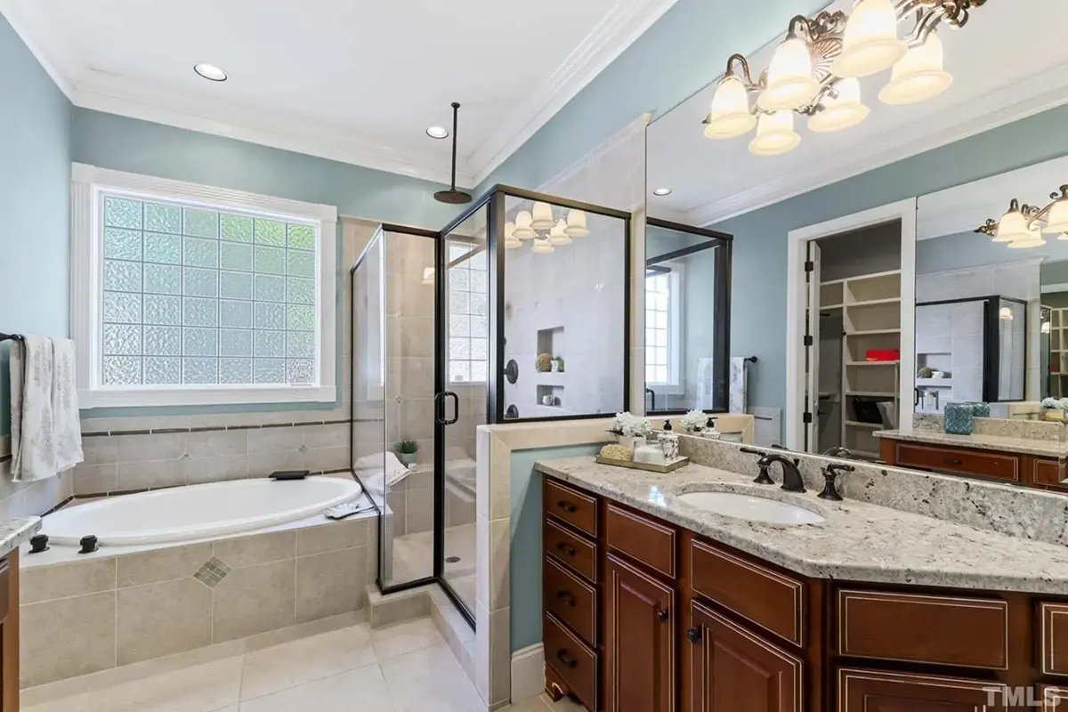Interior 8 – 2-Story House Plan 4300 ft²: 4 Beds, Home Office, 4 Baths, Open Floor Plan, 2-Car Garage — 88919R