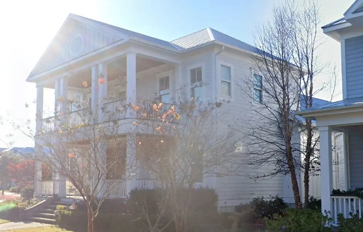 Actual Photos of House 5 – 2-Story House Plan 4264 ft²: 3 Beds, 4.5 Baths, Open Floor Plan, 2-Car Garage — 68310R