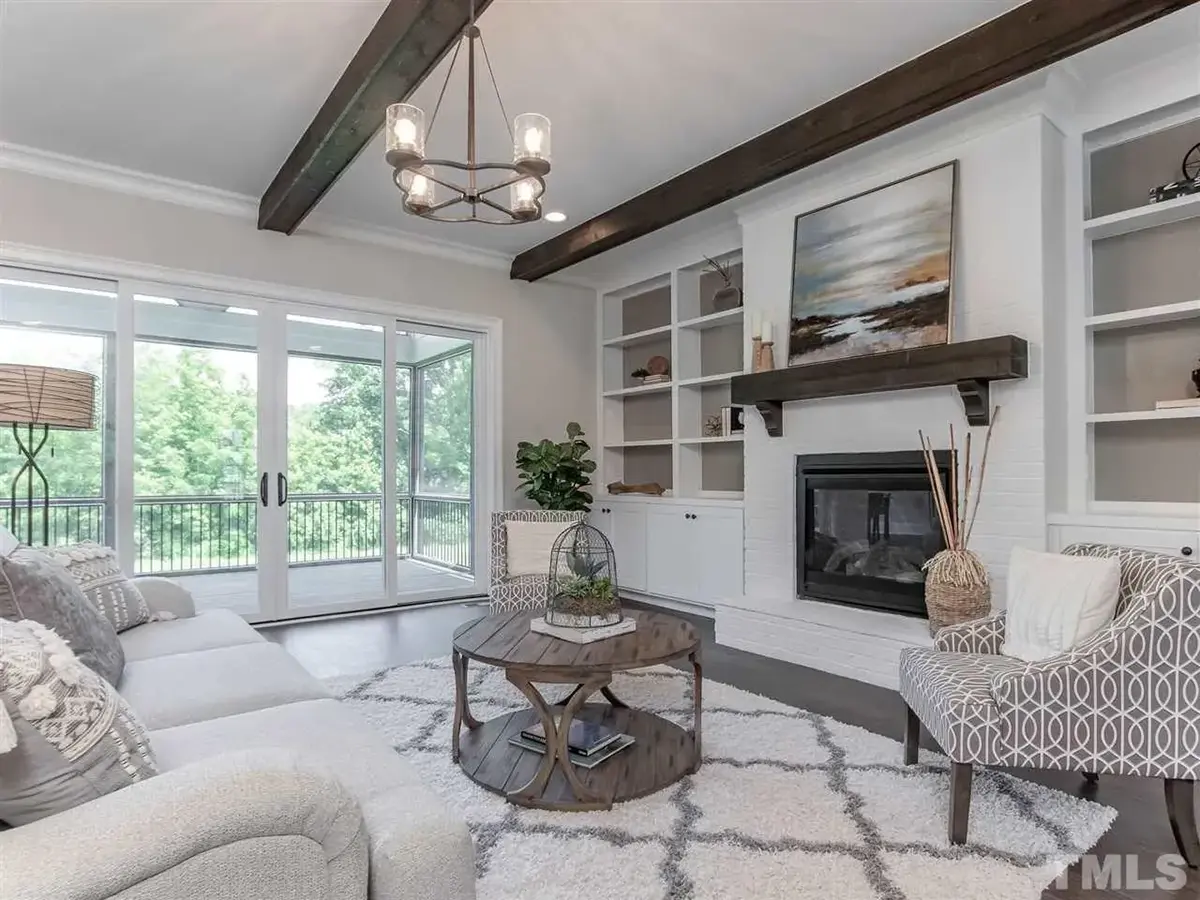 Interior 13 – 1.5-Story House Plan 3912 ft²: 5 Beds, 4.5 Baths, Open Floor Plan, 3-Car Garage — 64220R