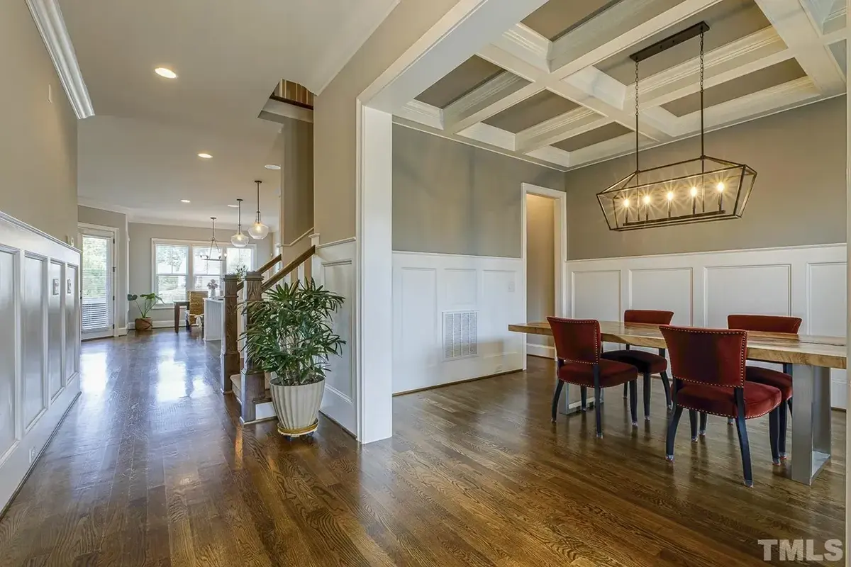Interior 5 – 1.5-Story House Plan 3030 ft²: 4 Beds, 3.5 Baths, Open Floor Plan, 3-Car Garage — 59002R