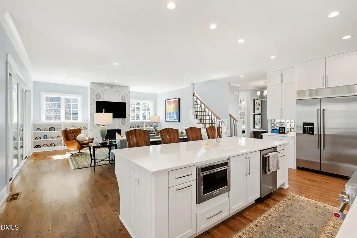 Interior 11 – 2-Story House Plan 3783 ft²: 4 Beds, 4.5 Baths, Open Floor Plan, 3-Car Garage — 93928R