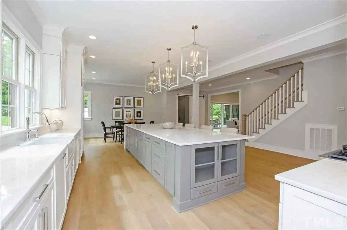 Interior 9 – 2-Story House Plan 4658 ft², 4 Beds — 51188R