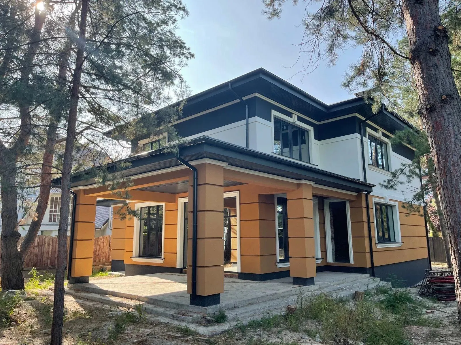 House Plan: 3273 ft², 2 Stories, 3 Beds, 3 Baths, Open Floor Plan, 1-Car Garage