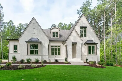 Main Images 4 – 2-Story House Plan 3879 ft², 5 Beds — 82075R