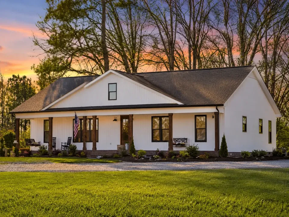 Main Images 2 – 1-Story House Plan 1707 ft², 3 Beds — 11609R