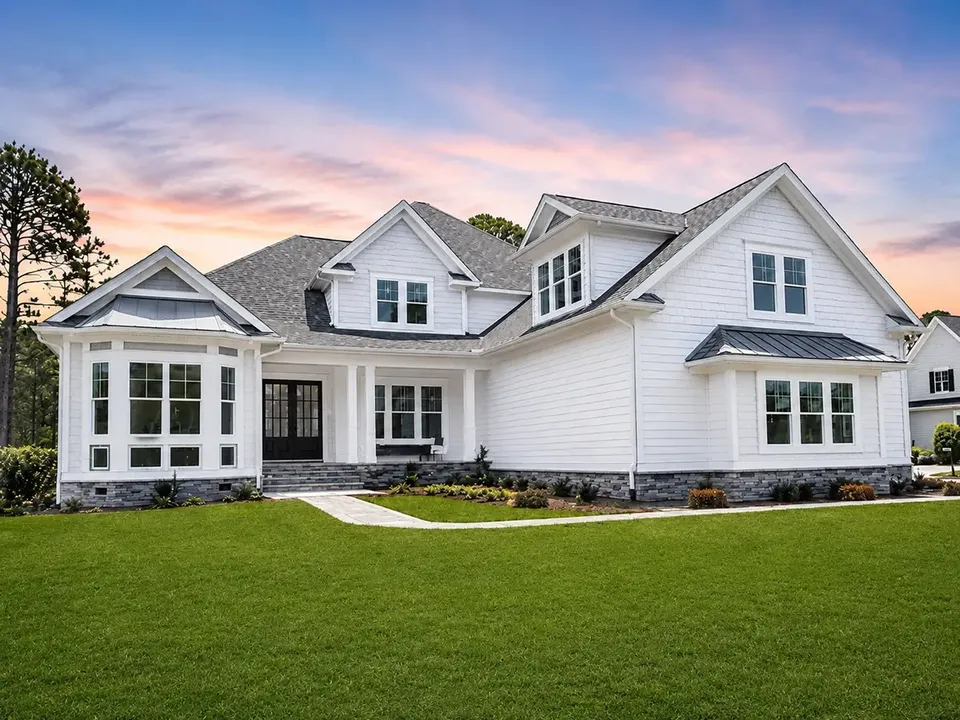 Main Images 2 – 1.5-Story House Plan 4196 ft², 5 Beds — 38496R