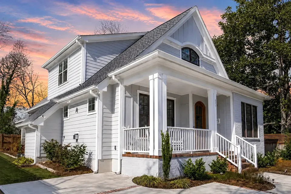 Main Images 2 – 1.5-Story House Plan 2532 ft², 4 Beds — 88702R
